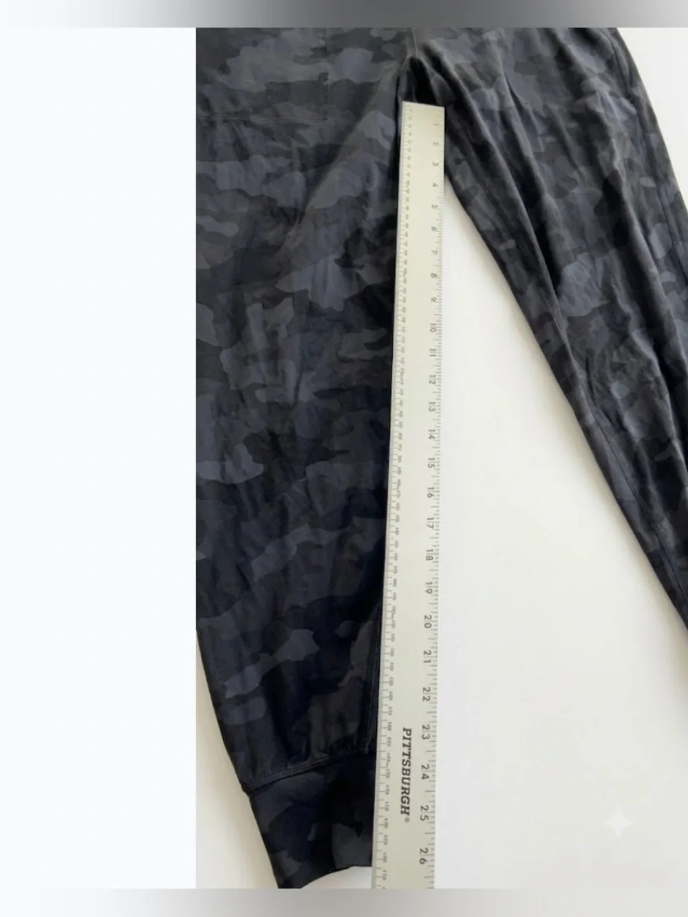 lululemon athletica Black Camo Joggers size 8